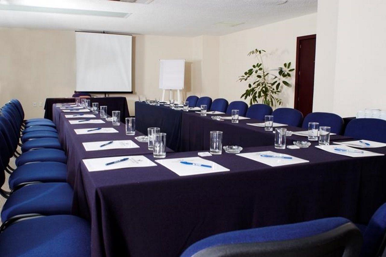 Exe Suites San Marino Mexico City Facilities photo Meeting room