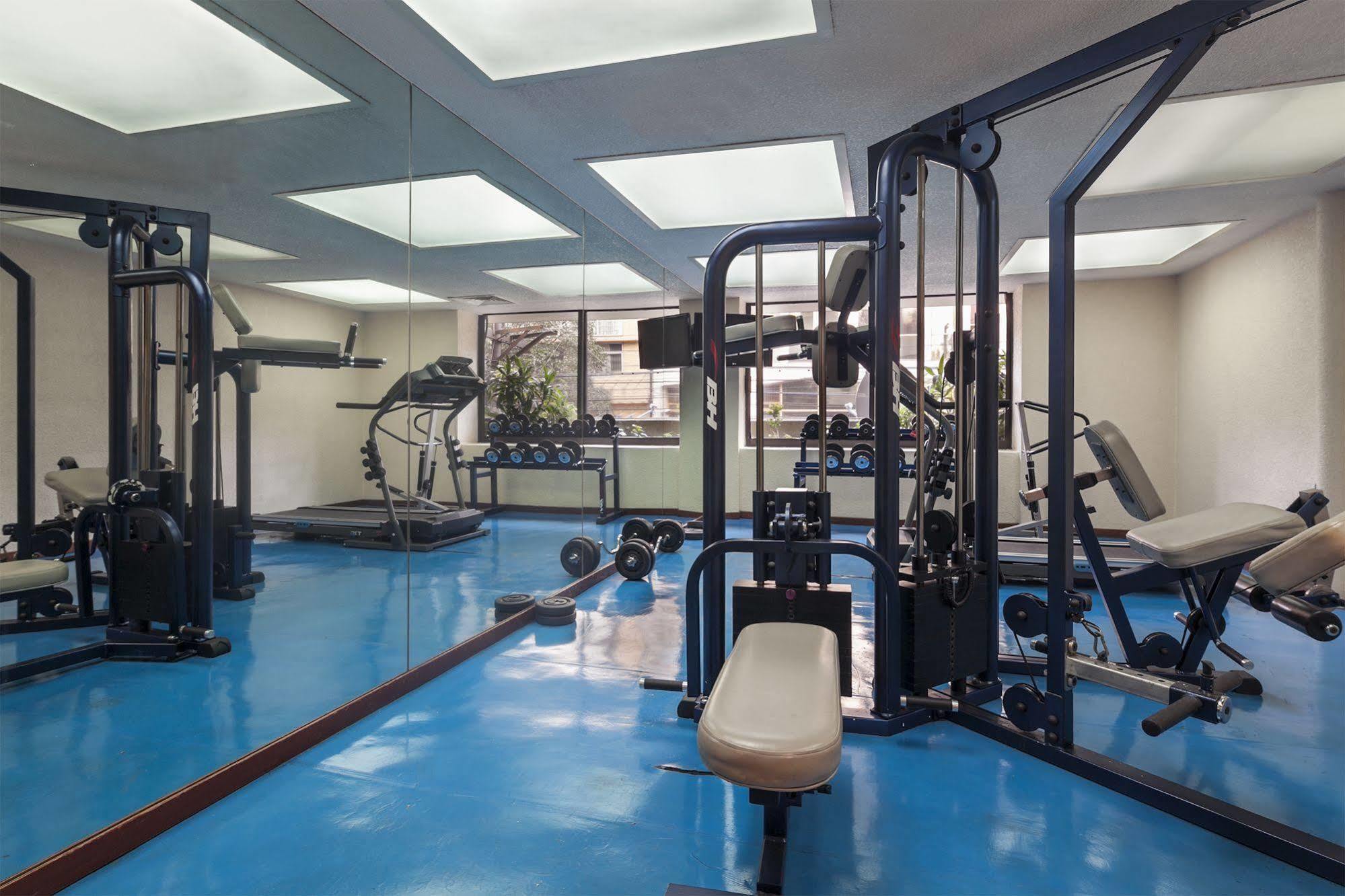 Exe Suites San Marino Mexico City Exterior photo The gym at the hotel